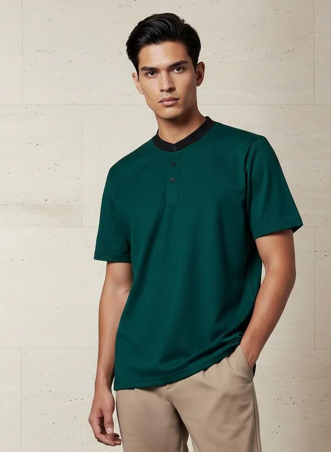 سبلاش فيڤ Men Regular Fit Henley Neck Short Sleeves T-shirt